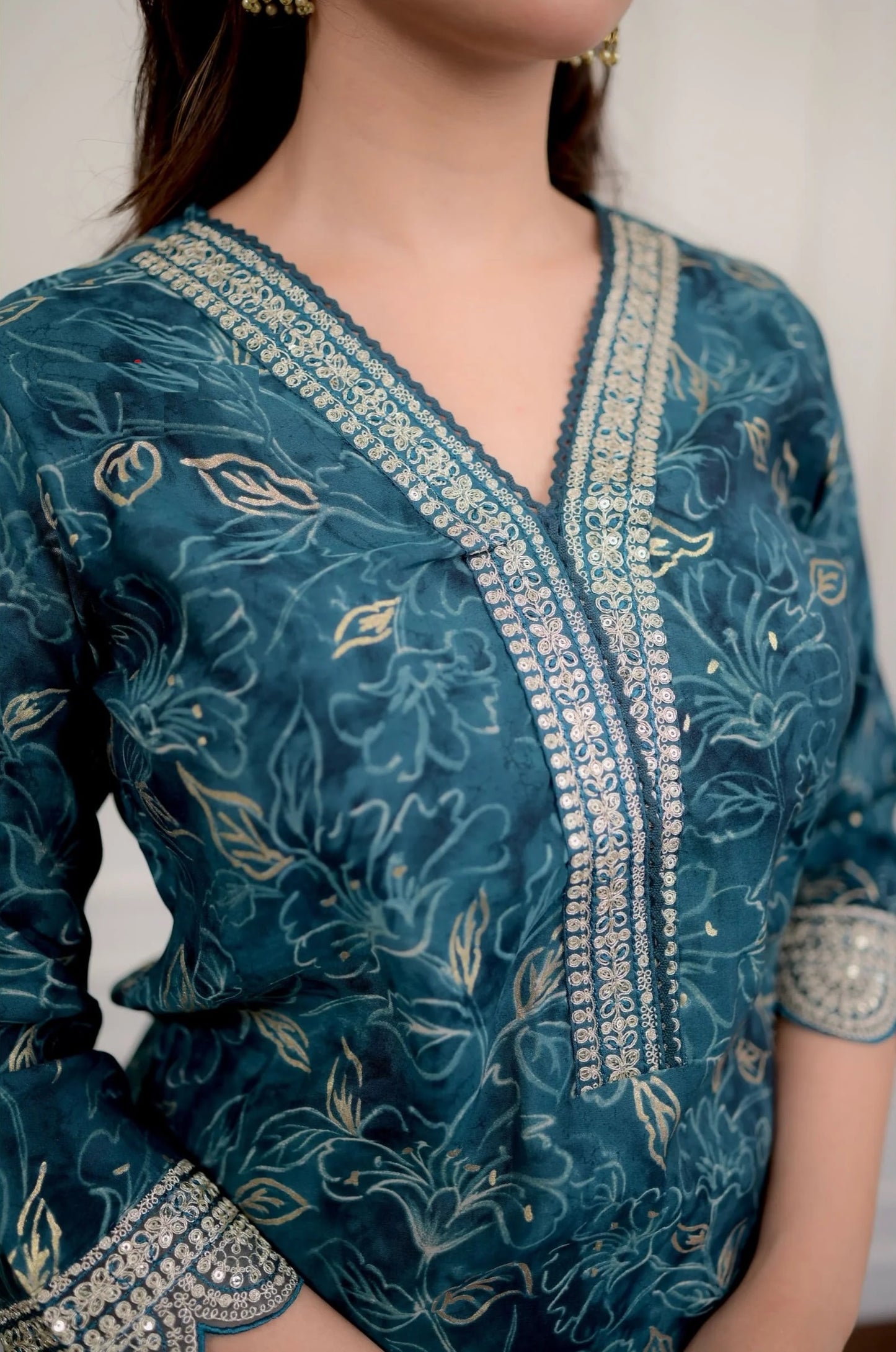 Women Morepeach Embroidery Viscose Rayon Kurta, Pant And Dupatta Set