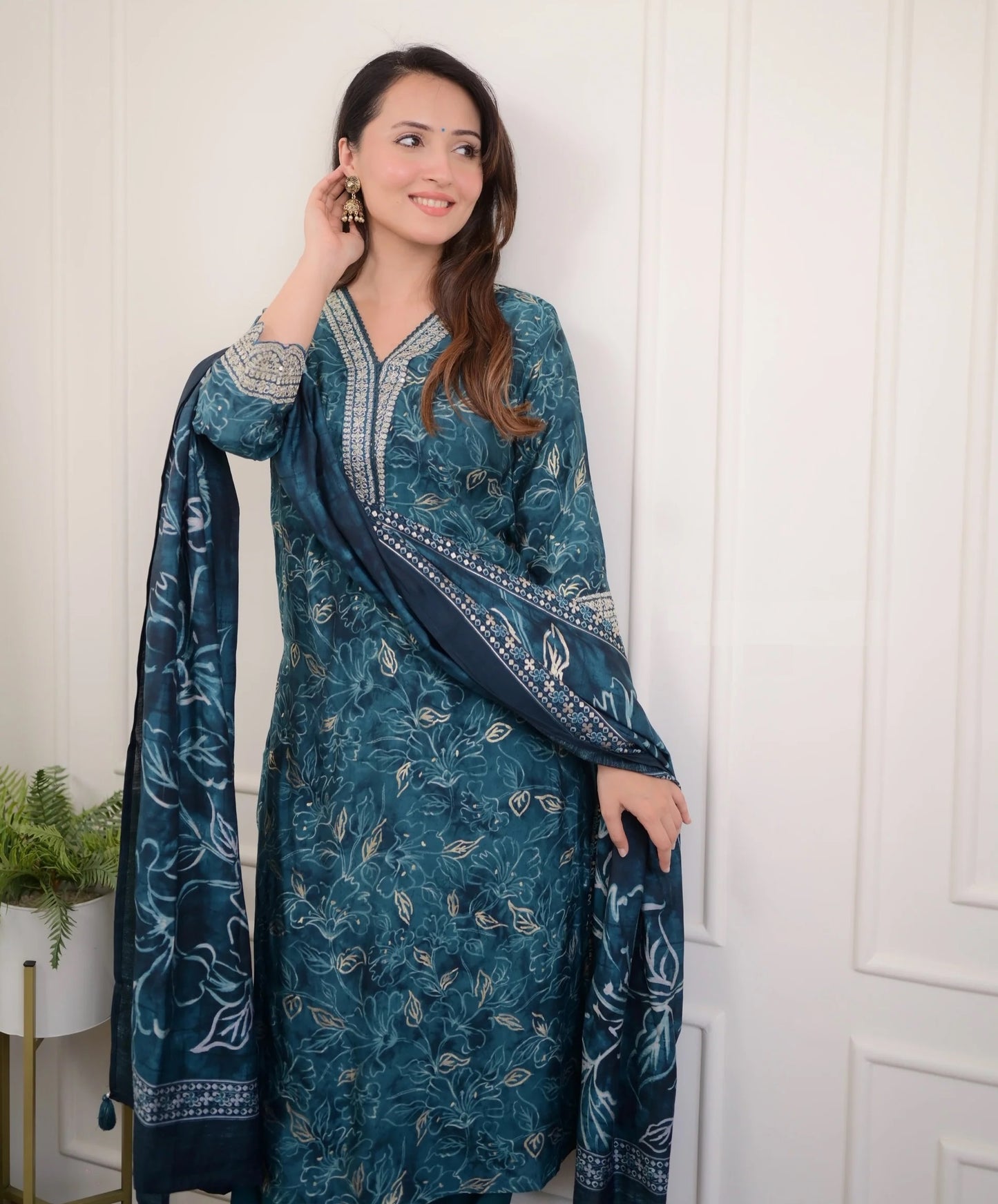 Women Morepeach Embroidery Viscose Rayon Kurta, Pant And Dupatta Set