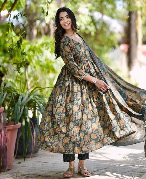Floral Printed Anarkali Green Kurta and Pant Set With Dupatta