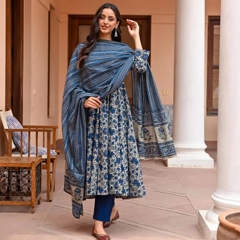Women Printed Anarkali Kurta and pant set with Dupatta