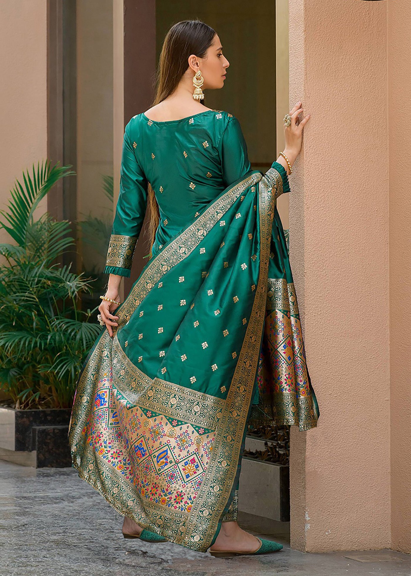 Women Jacquard Kurta Pant Dupatta Set