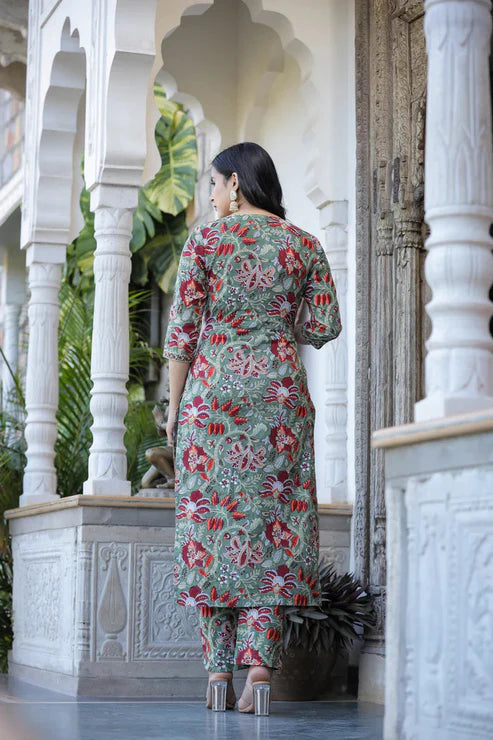Women Printed Kurta and Pant set With Dupatta