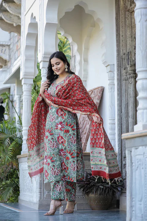 Women Printed Kurta and Pant set With Dupatta