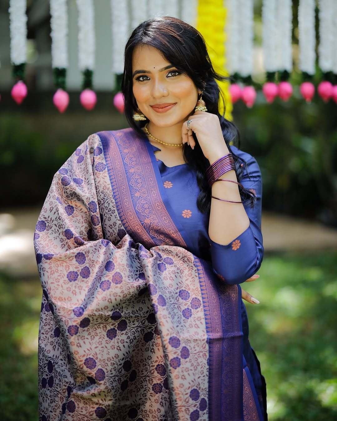 Women Jacquard Kurta Pant Dupatta Set