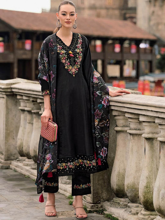 Women Silk Kurta Pant Dupatta Set