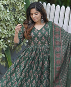 Women Green Anarkali Kurta And Pant Set With Dupatta