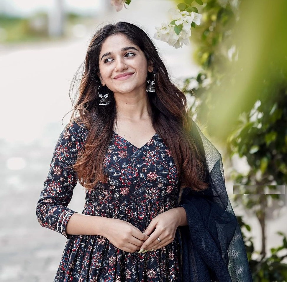 Women Viscose Floral Printed Blue Kurta And Pant Set With Dupatta
