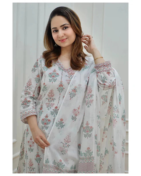 Ethnic Set Women Block Printed Kurta and Pant Set With Dupatta