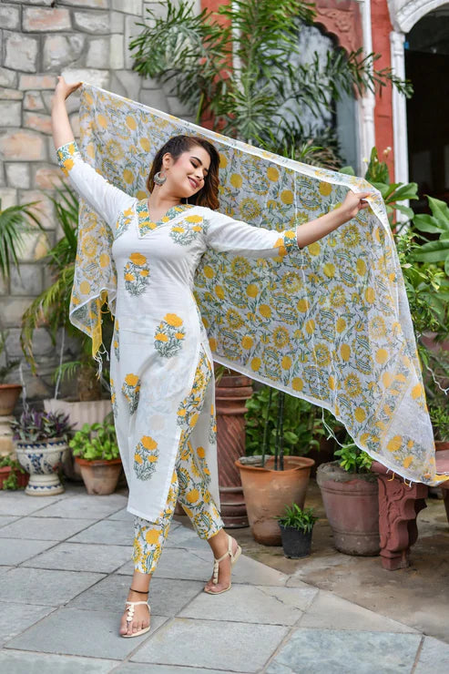 Ethnic Set Women Block Printed Kurta and Pant set With Dupatta