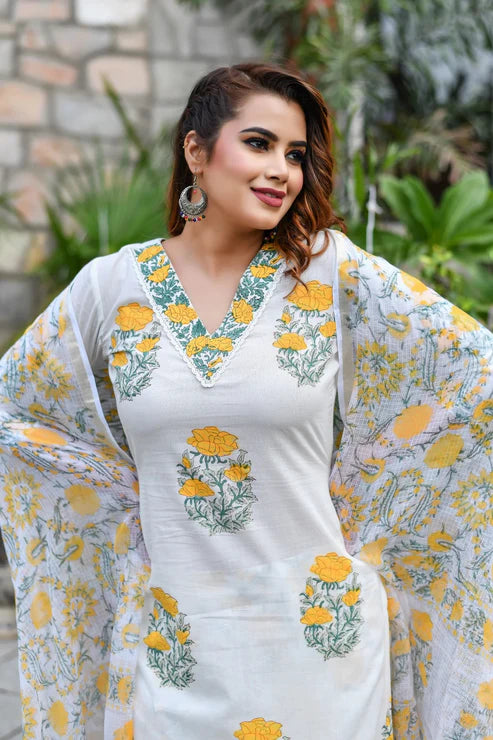 Ethnic Set Women Block Printed Kurta and Pant set With Dupatta
