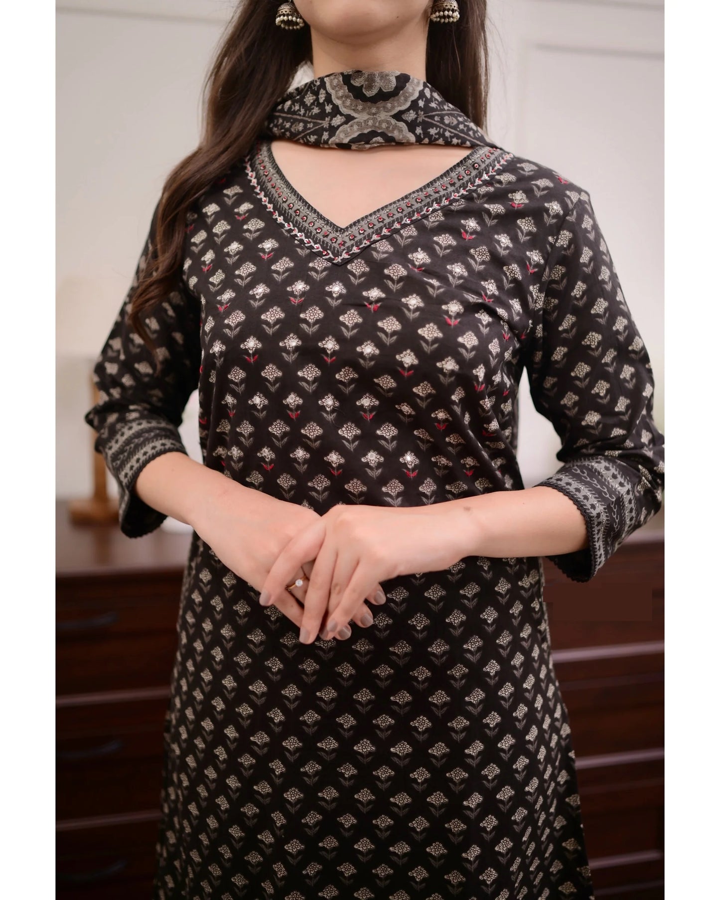 Women Viscose Printed Black Kurta And Pant Set With Dupatta