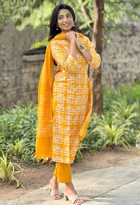 Printed Straight Yellow Kurta and Pant Set With Dupatta