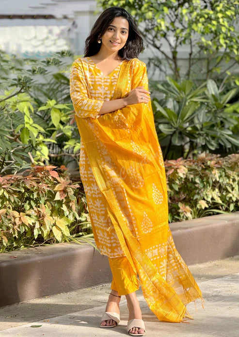 Printed Straight Yellow Kurta and Pant Set With Dupatta