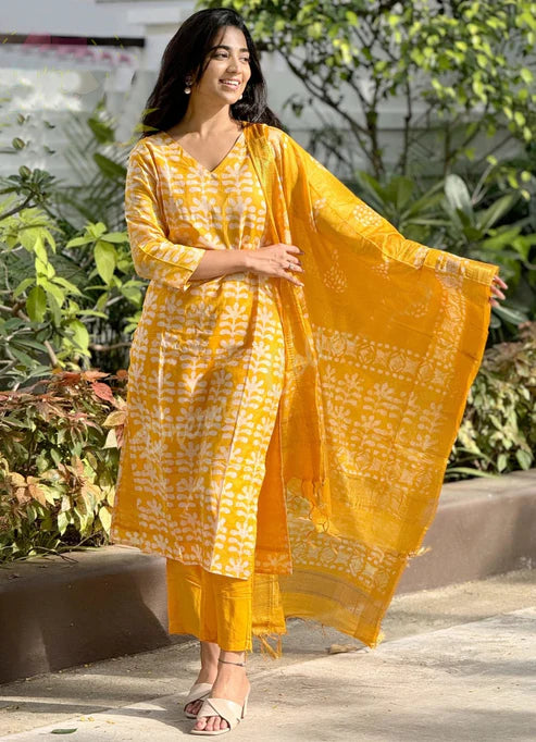 Printed Straight Yellow Kurta and Pant Set With Dupatta