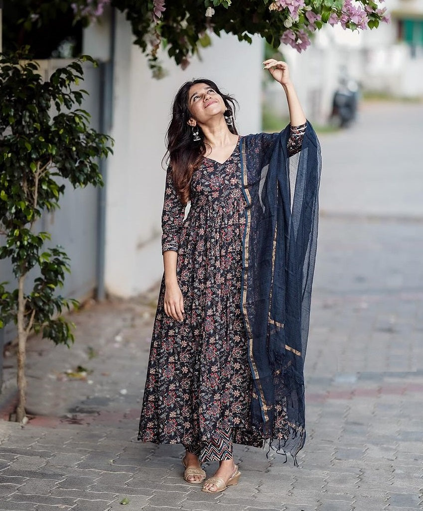 Women Viscose Floral Printed Blue Kurta And Pant Set With Dupatta