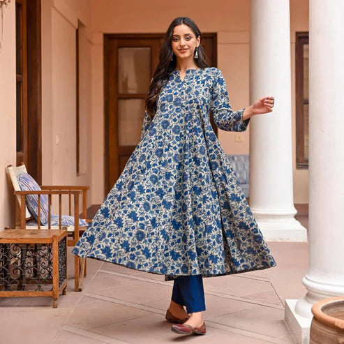 Women Printed Anarkali Kurta and pant set with Dupatta