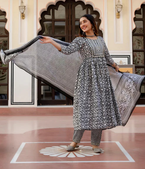 Embroidered kurta and pant Set with Dupatta Suit
