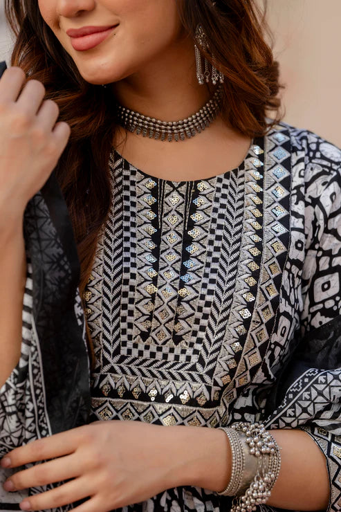 Embroidered kurta and pant Set with Dupatta Suit