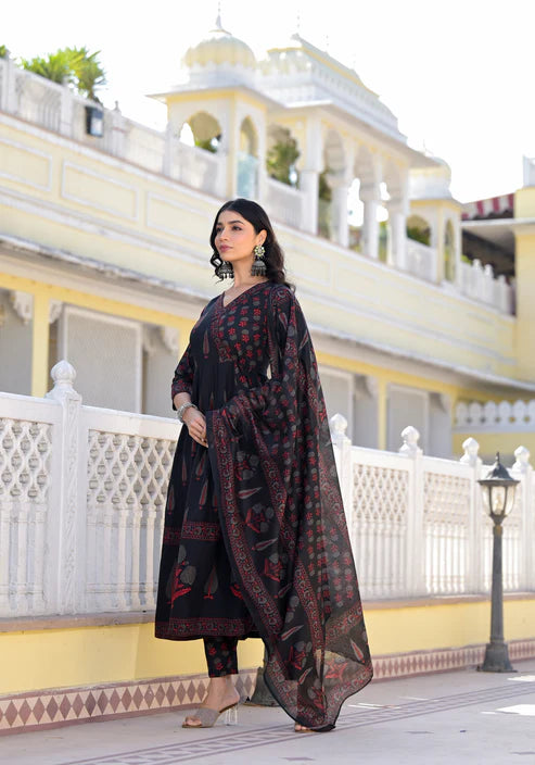 Women Printed Anarkali Kurta and Pant set With Dupatta