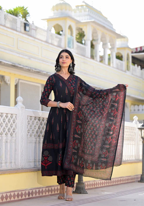 Women Printed Anarkali Kurta and Pant set With Dupatta