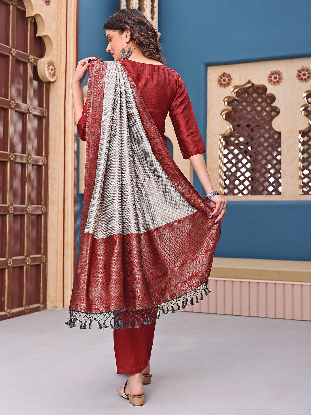 Women Jacquard Kurta Pant Dupatta Set