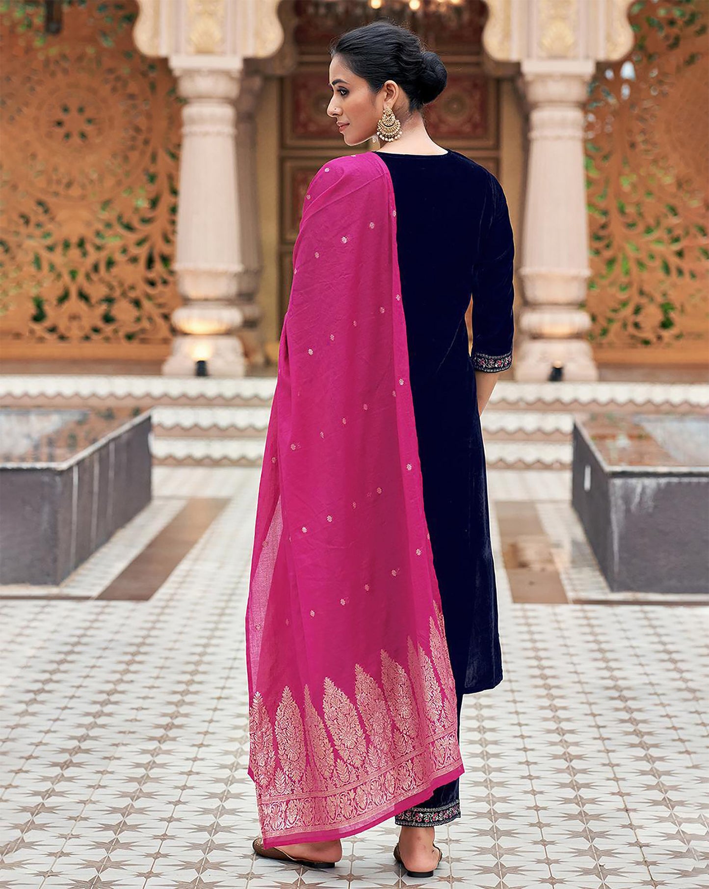 Women Velvet Kurta Pant Dupatta Set